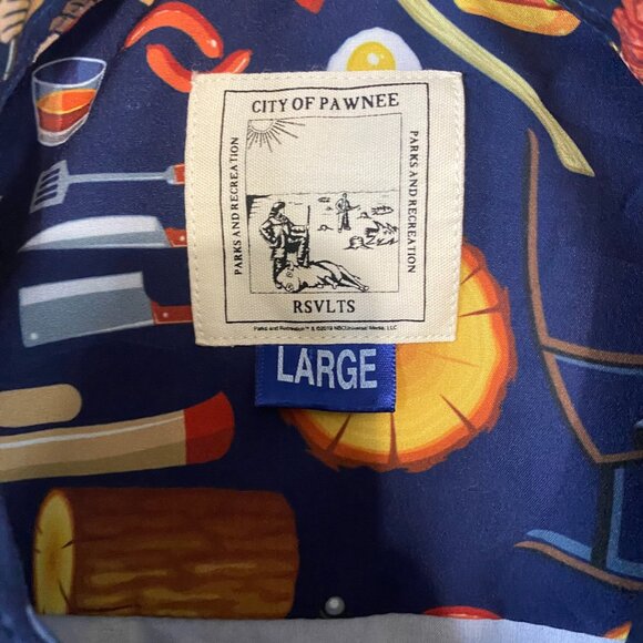NWT RSVLTS Men's Parks And Recreation City Of Pawnee Button Up Shirt Size Large - Picture 5 of 12